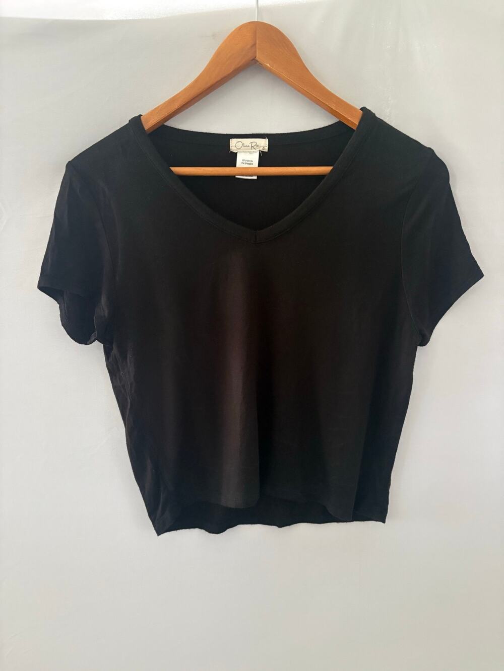 Olivia Rae Black V-Neck Cropped Baby Tee Women's M Soft Stretch Short Sleeve
